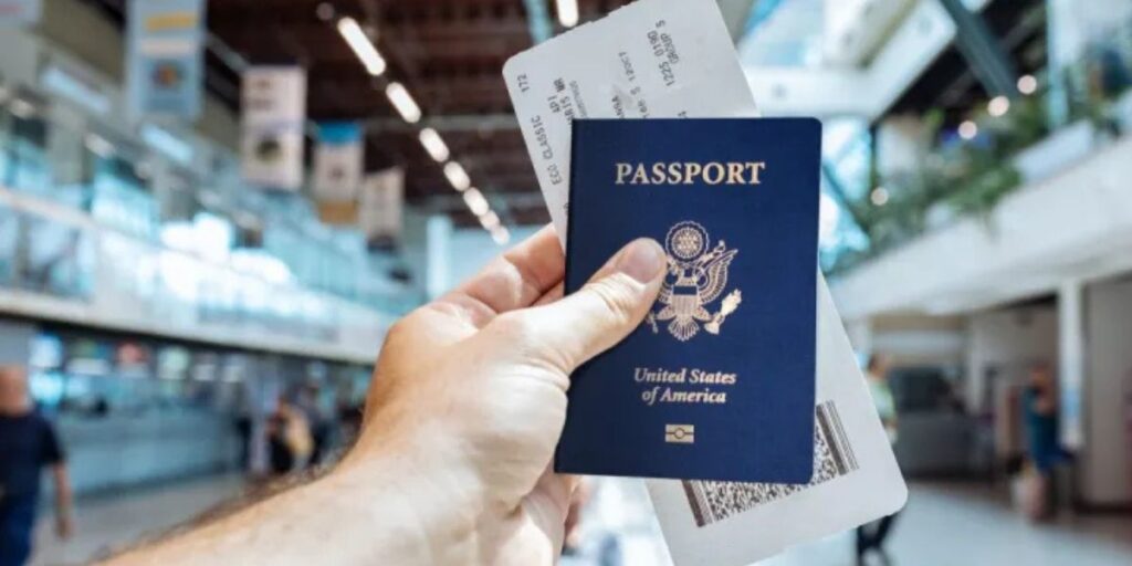 passport to fly to hawaii