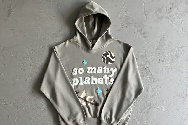 The Minimalist Hoodie That Makes Maximum Impact The Minimalist Hoodie That Makes Maximum Impact